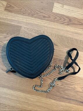 Forever 21 Black Quilted Heart Crossbody Bag with Gold Chain